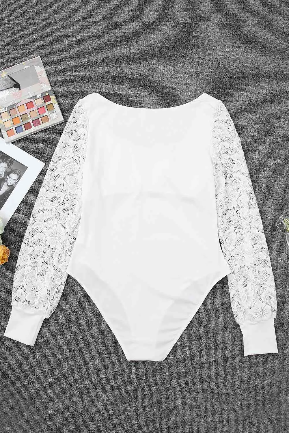 *APP EXCLUSIVE* Lace Scoop Neck Long Sleeve Bodysuit