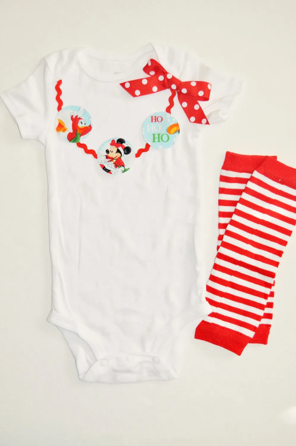 Baby girl/Toddler christmas Minnie and donald duck shirt/bodysuit, Holiday cake smash, christmas outfit, christmas minnie necklace and beads