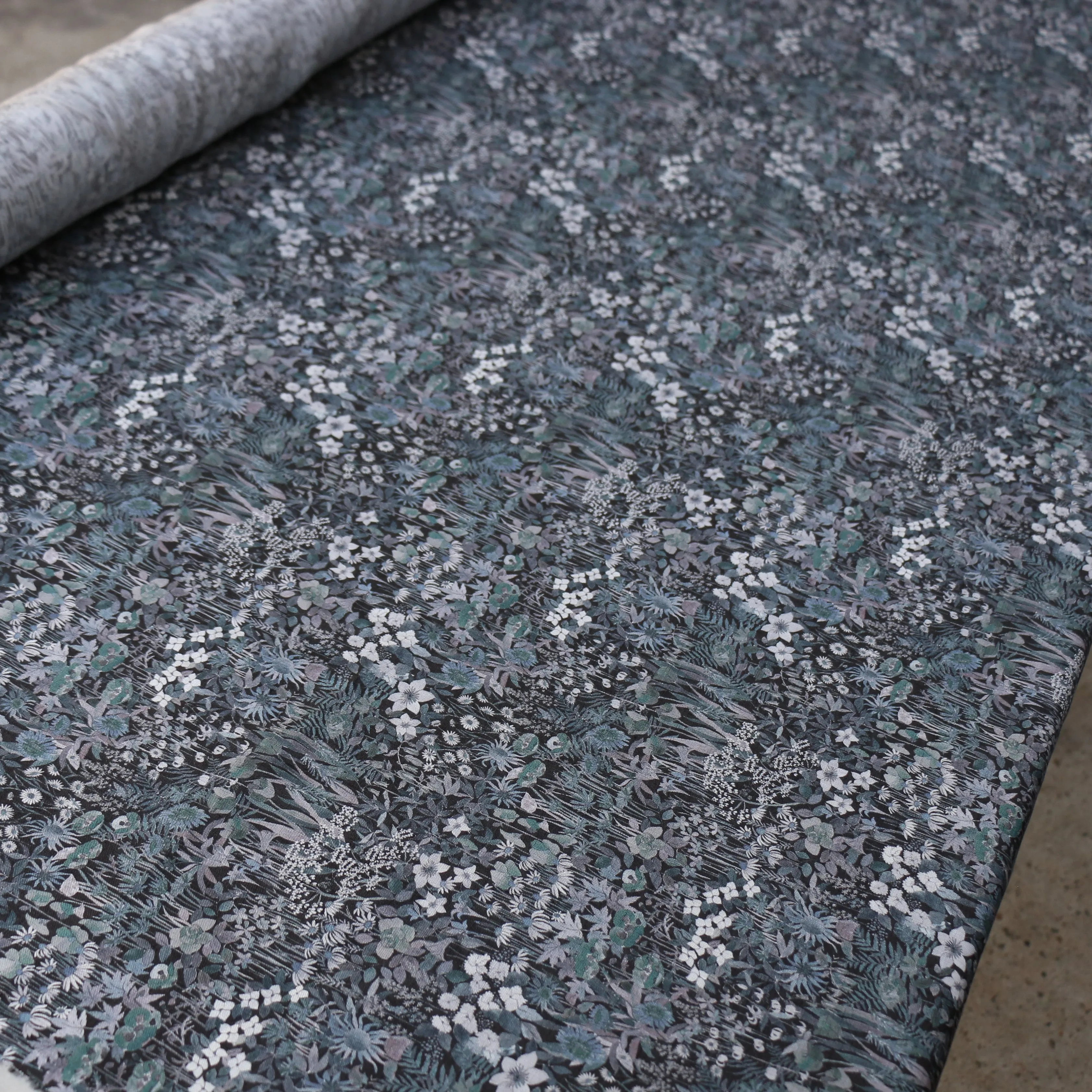 Faria Flower Grey - Liberty Sycamore Linen