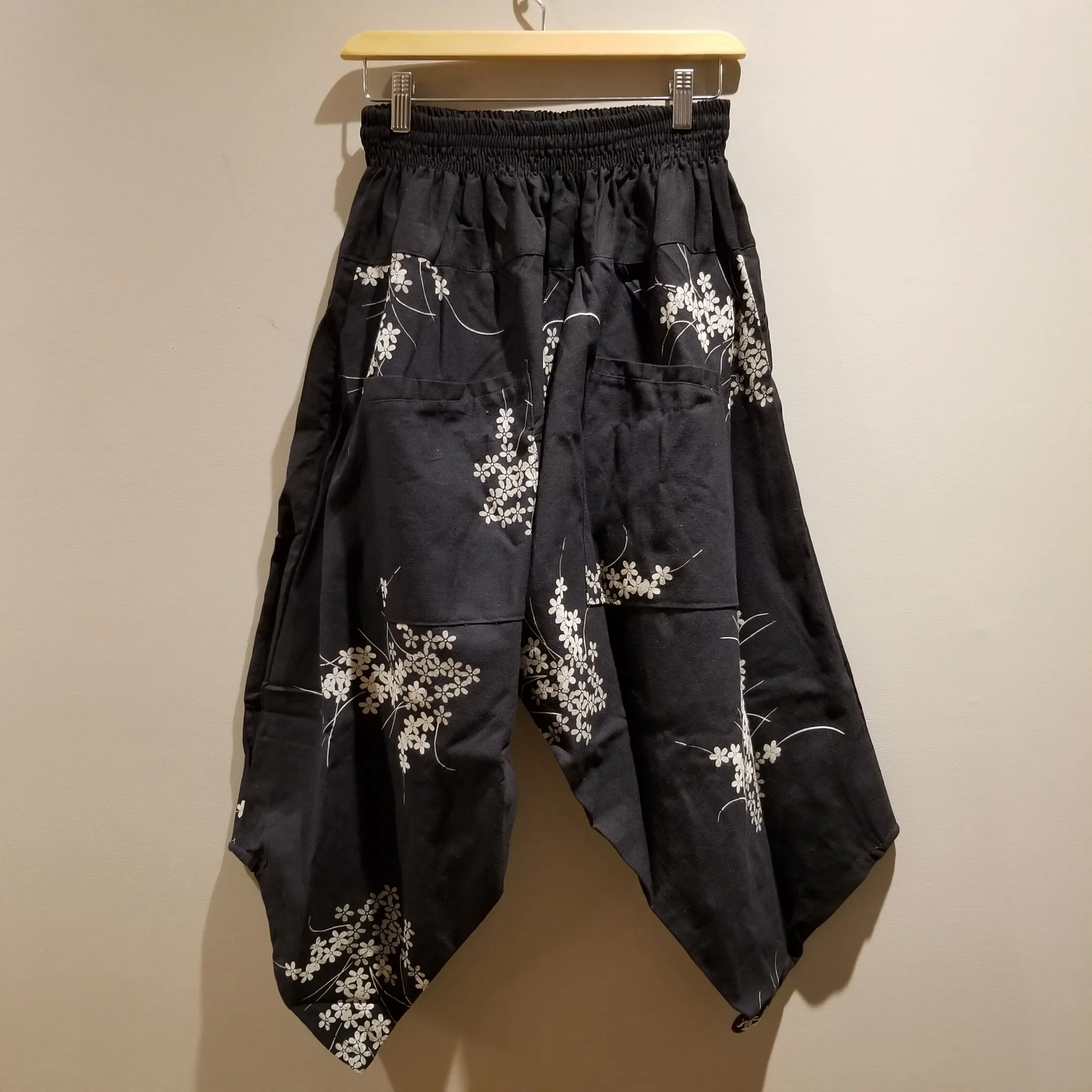 Fern Leaves Black Elastic Waist Samurai Pants