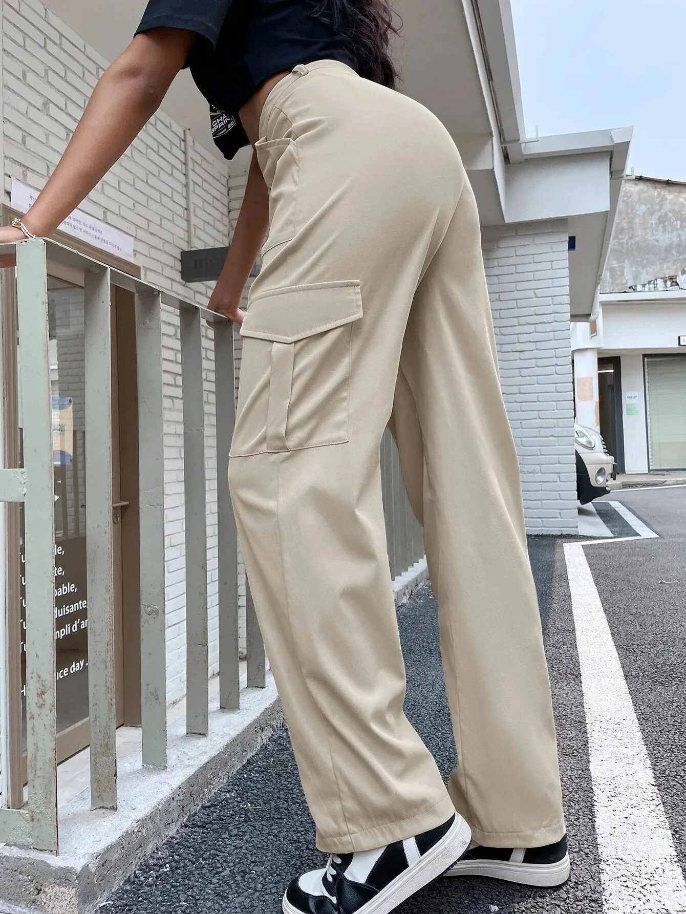 High Length Flap Pocket Side Cargo Pant