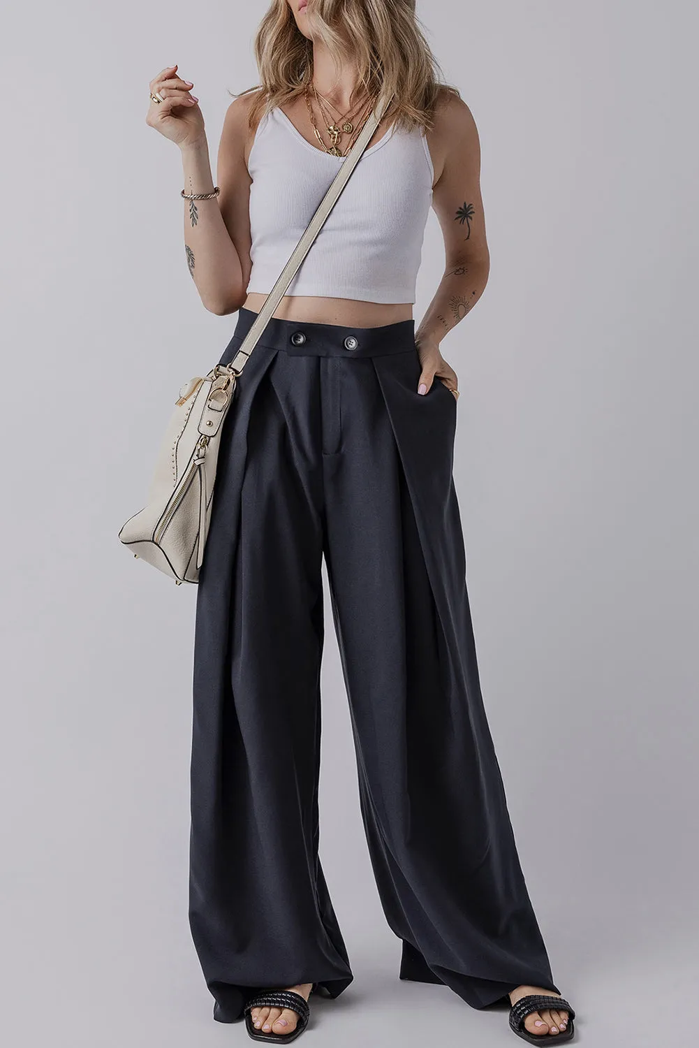 Pleated Wide Leg Buttoned Pants