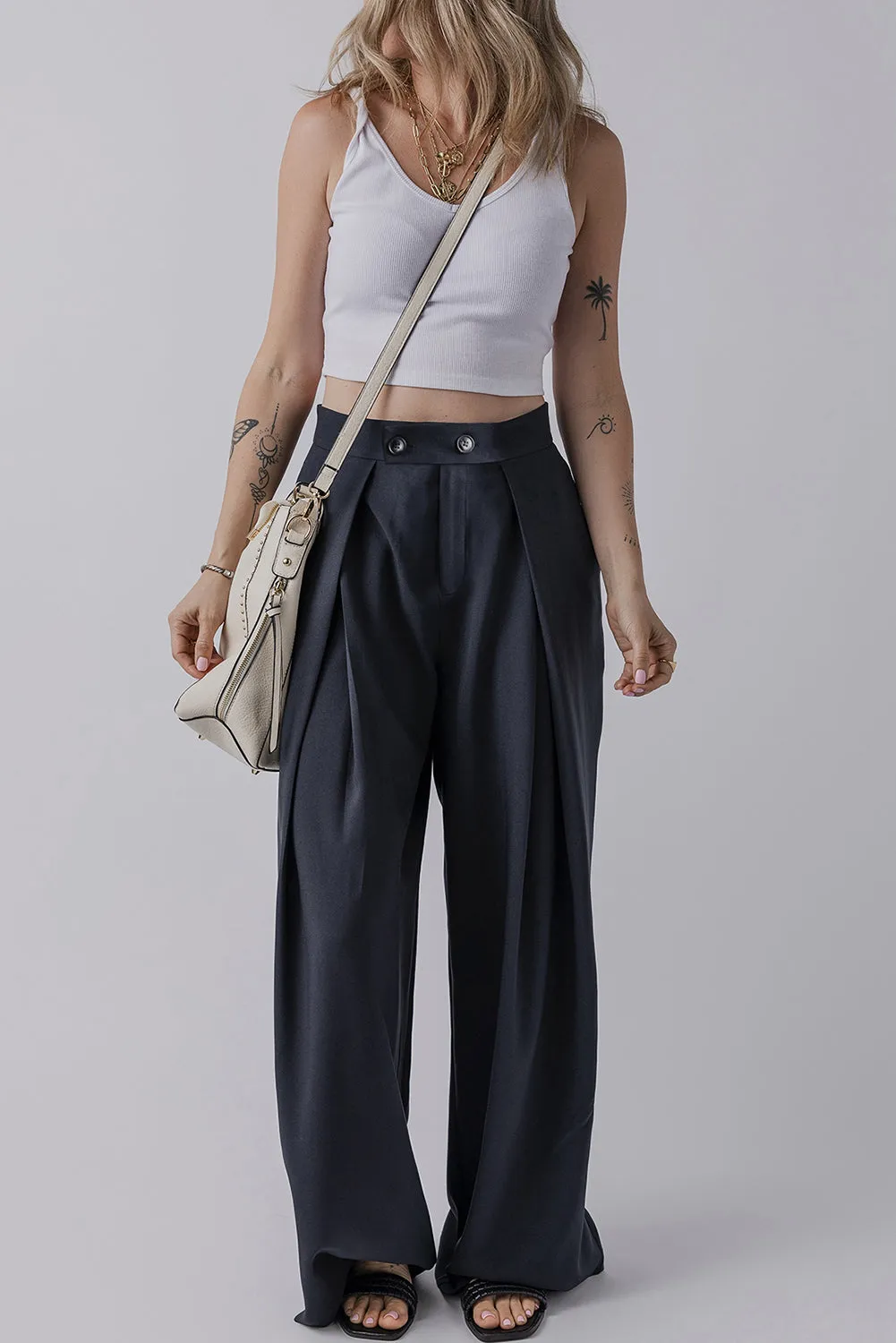 Pleated Wide Leg Buttoned Pants